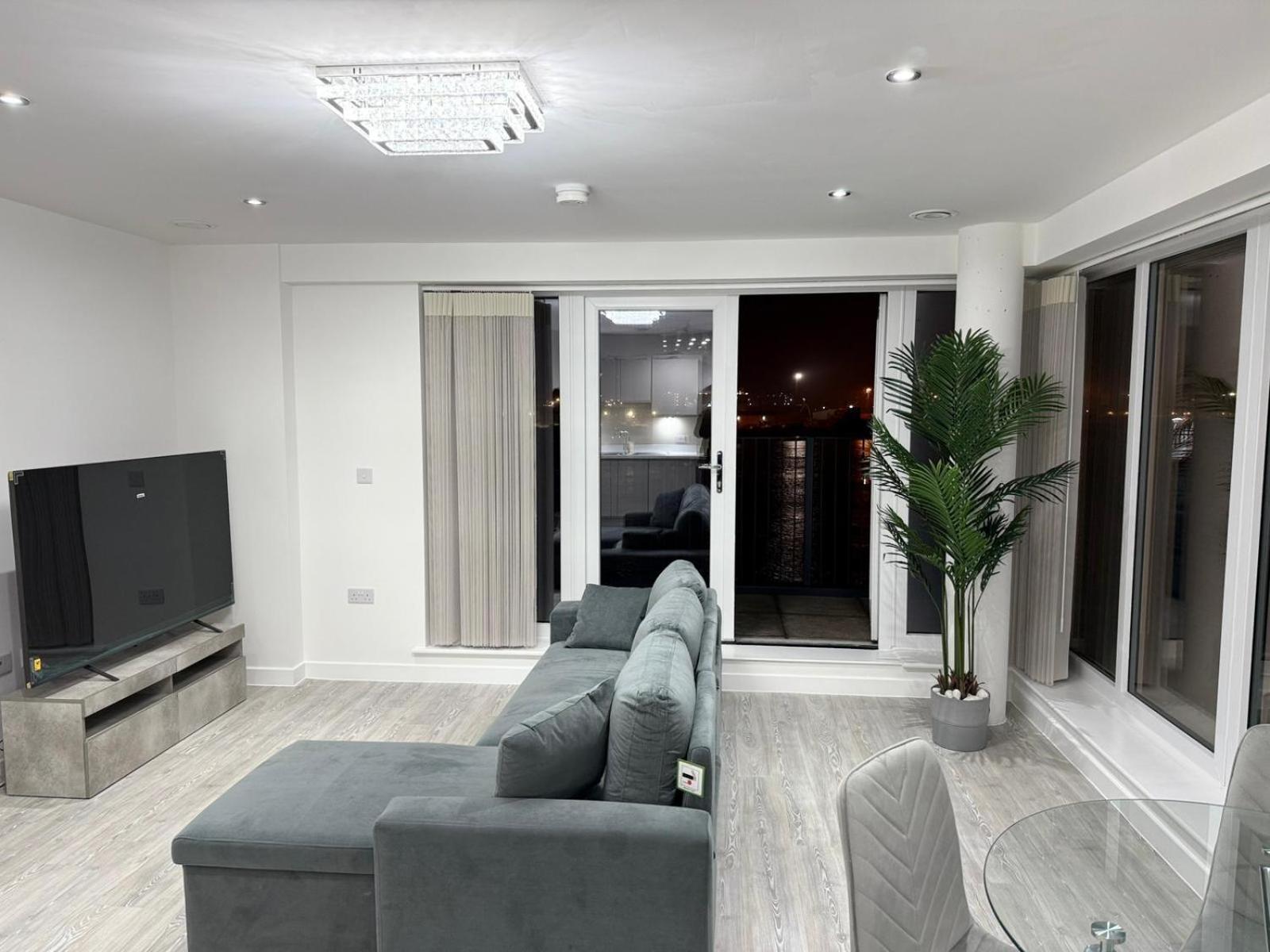 Serenity Waterfront 2 Bed Apartment Northfleet Екстериор снимка