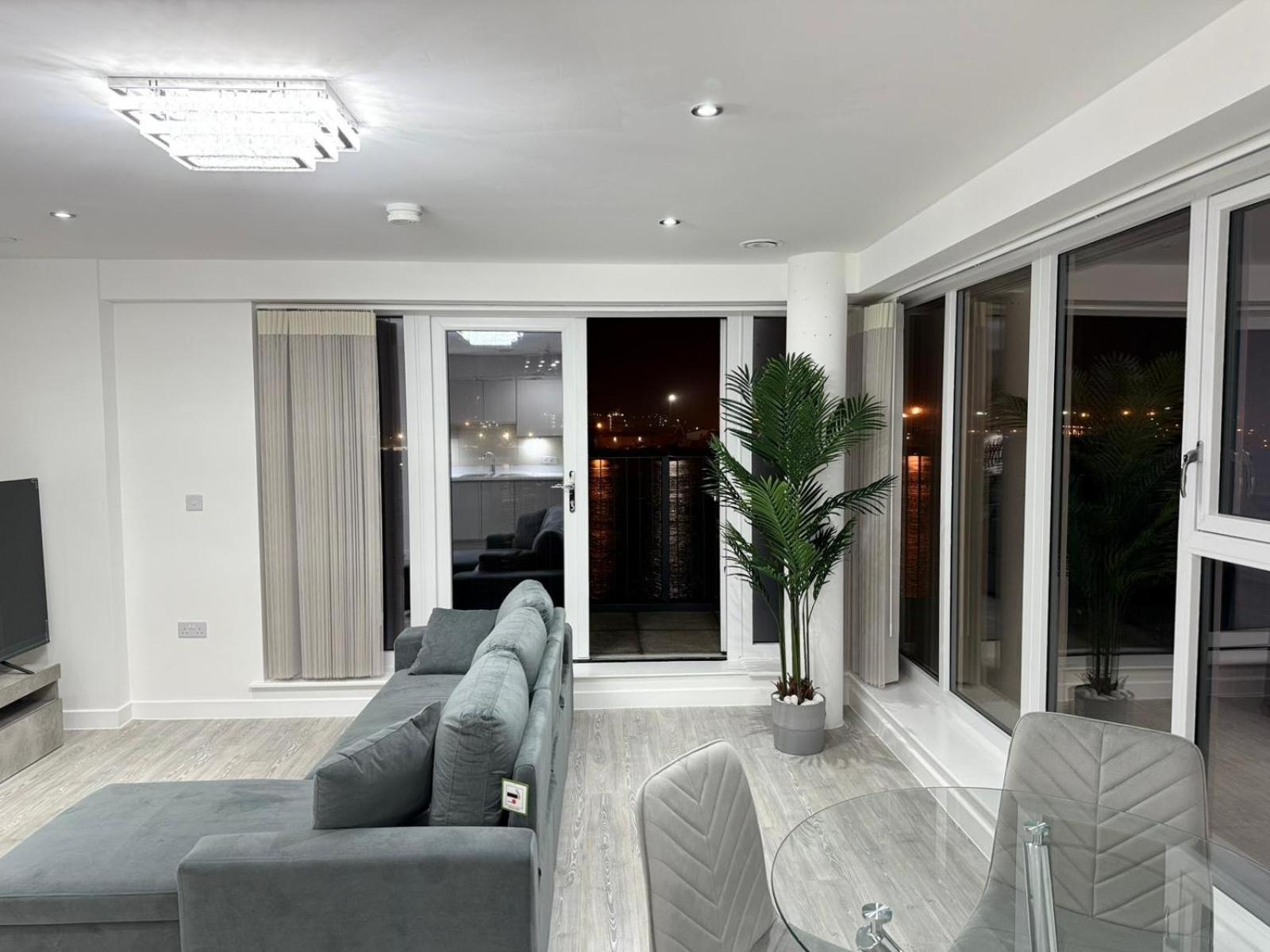 Serenity Waterfront 2 Bed Apartment Northfleet Екстериор снимка