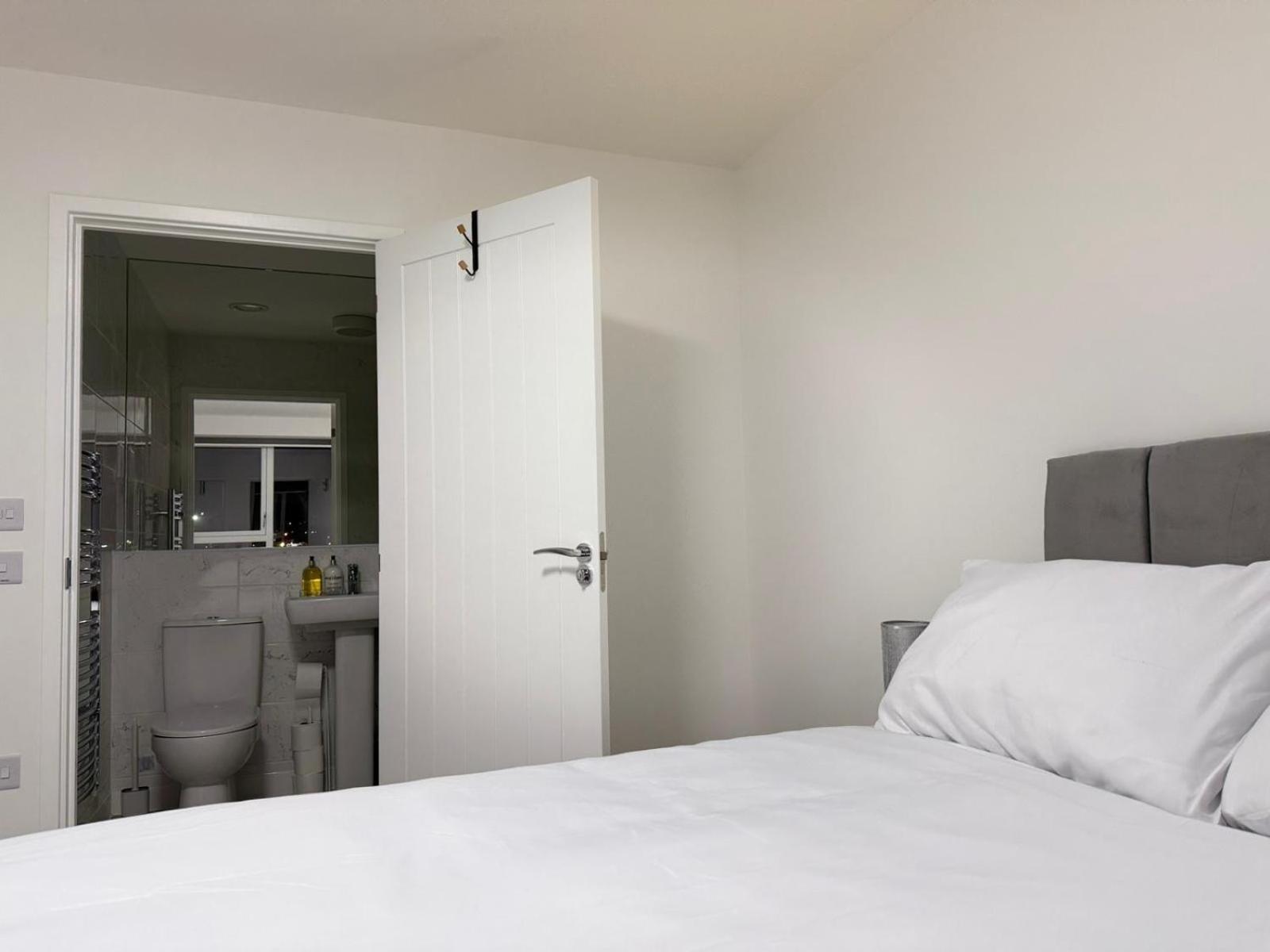 Serenity Waterfront 2 Bed Apartment Northfleet Екстериор снимка