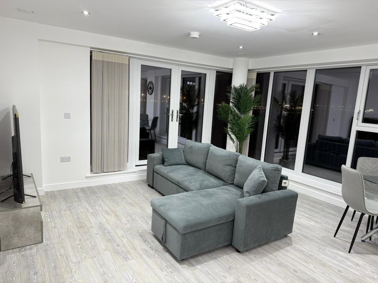 Serenity Waterfront 2 Bed Apartment Northfleet Екстериор снимка
