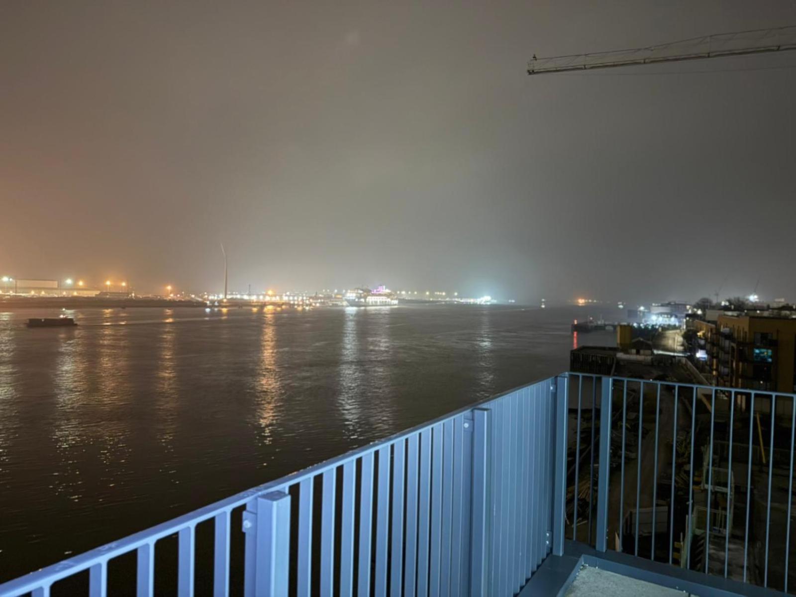 Serenity Waterfront 2 Bed Apartment Northfleet Екстериор снимка