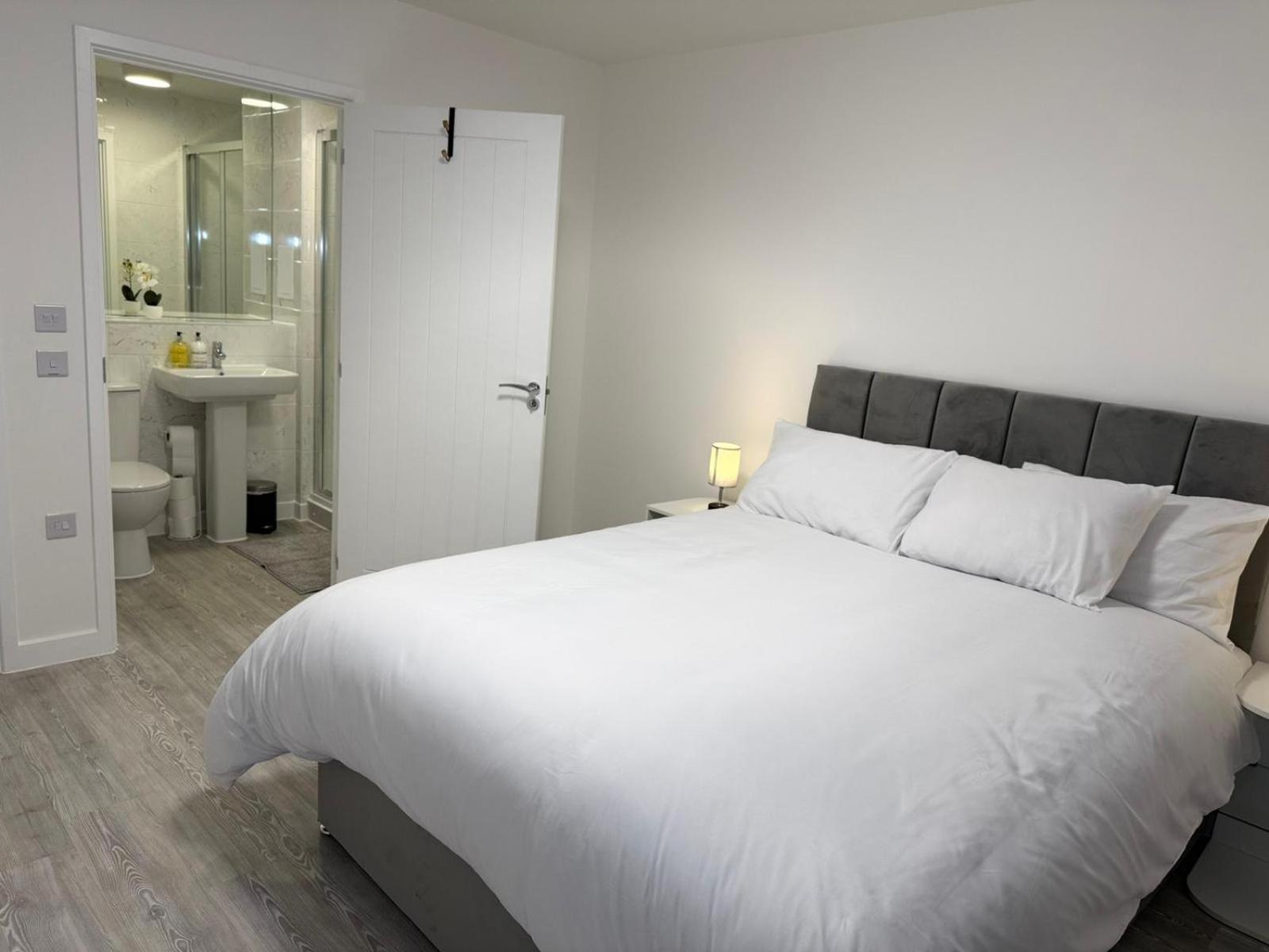 Serenity Waterfront 2 Bed Apartment Northfleet Екстериор снимка